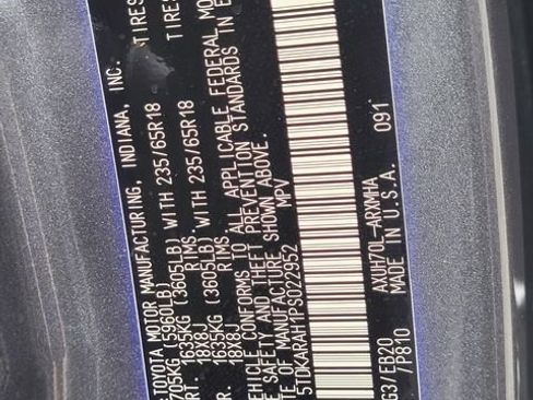 Used 2023 Toyota Highlander XLE FWD image 35