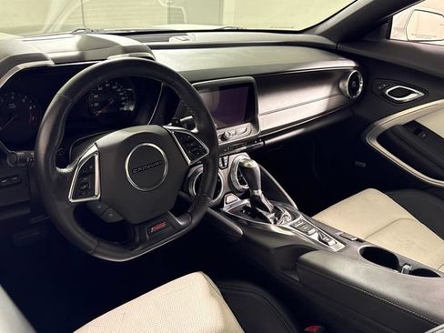 Used 2016 Chevrolet Camaro SS RWD image 33