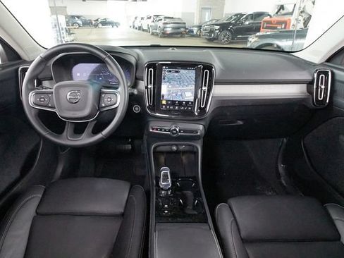 Certified 2026 Volvo XC40 B5 Plus AWD/4WD image 7
