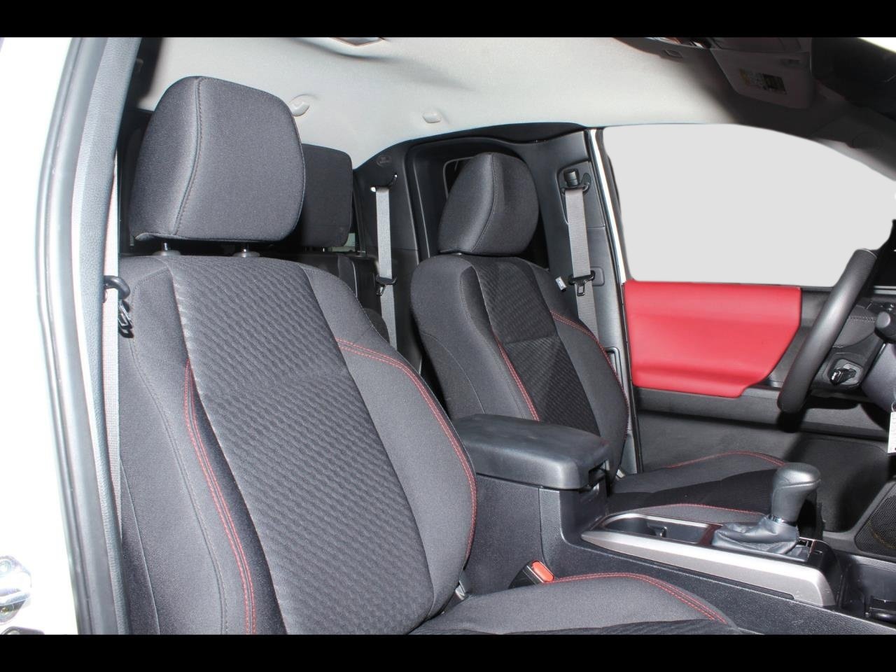 Used 2021 Toyota Tacoma SR5 RWD image 13
