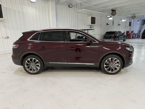 Used 2023 Lincoln Nautilus Reserve image 6