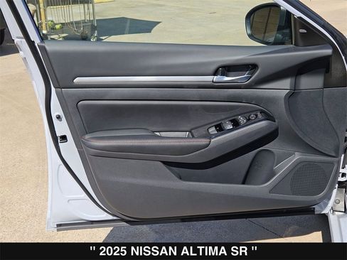 New 2025 Nissan Altima 2.5 SR image 14