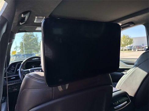 Used 2023 Cadillac Escalade ESV Sport Platinum w/ LPO, ONYX Package image 17