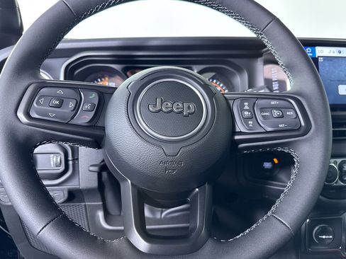 New 2025 Jeep Gladiator Sport image 18