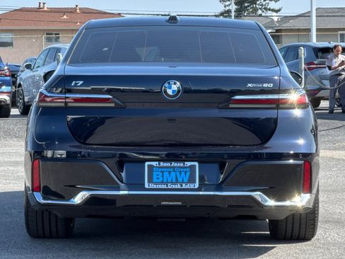 Used 2024 BMW i7 xDrive60 w/ Premium Package 2 AWD/4WD image 9