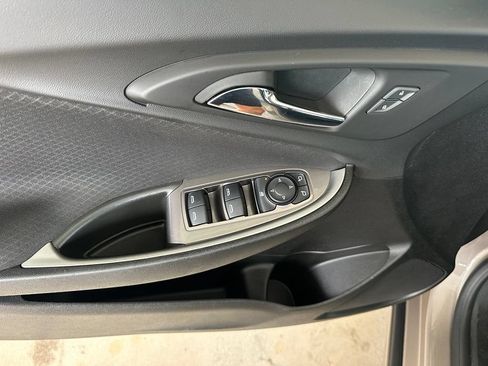 Used 2025 Chevrolet Malibu LT FWD image 11
