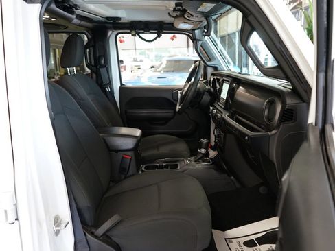 Used 2023 Jeep Wrangler Unlimited w/ Cold Weather Group AWD/4WD image 41