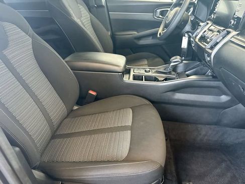 Certified 2023 Kia Sorento LX FWD image 27