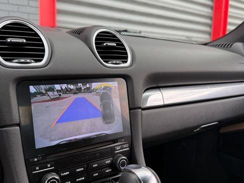 Used 2019 Porsche 718 Boxster RWD image 36