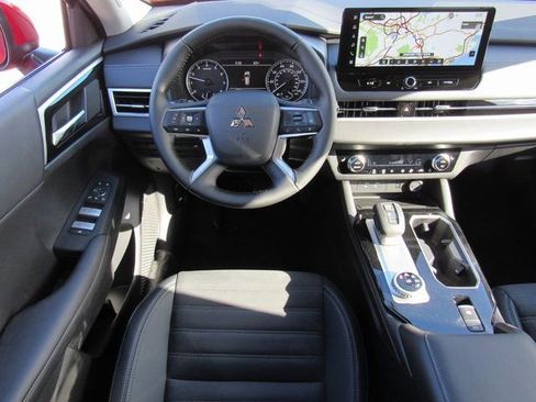 New 2026 Mitsubishi Outlander SE FWD image 10