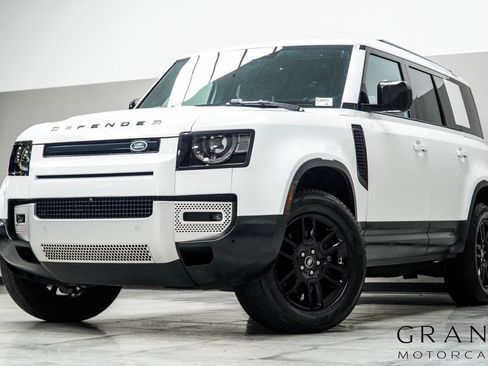 Used 2025 Land Rover Defender 110 S image 1