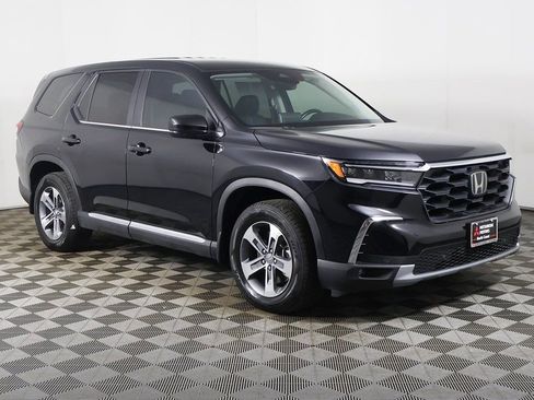 Used 2025 Honda Pilot EX-L image 2