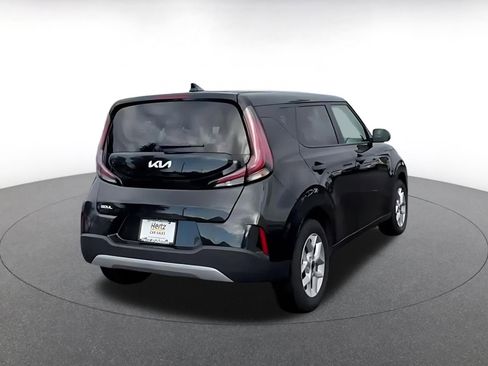 Used 2025 Kia Soul LX w/ LX Technology Package FWD image 14