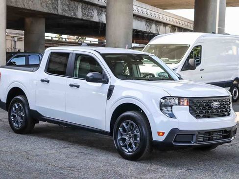 New 2026 Ford Maverick XLT AWD/4WD image 3
