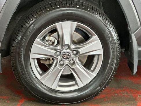 Used 2023 Toyota RAV4 LE AWD/4WD image 33