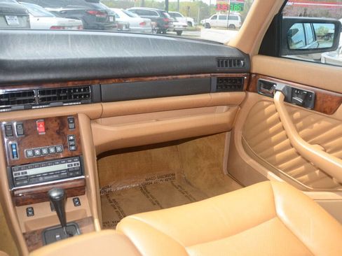 Used 1991 Mercedes-Benz 560 SEL image 22