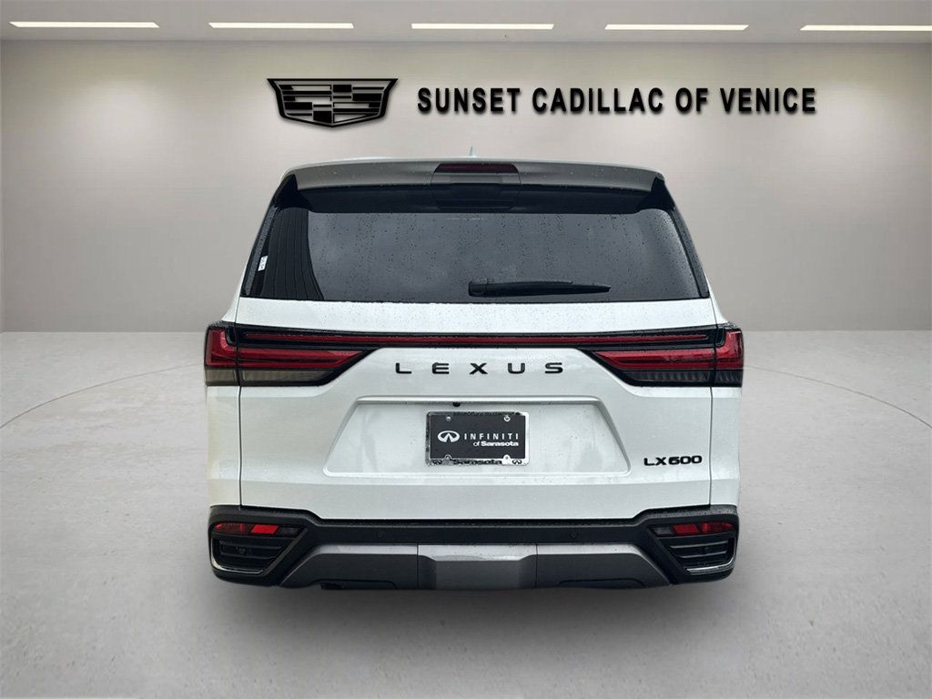 Used 2025 Lexus LX 600 4WD w/ Luxury Package image 5