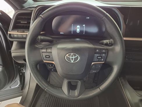 Used 2023 Toyota Crown AWD/4WD image 8