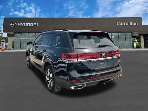 Used 2025 Volkswagen Atlas SE image 7