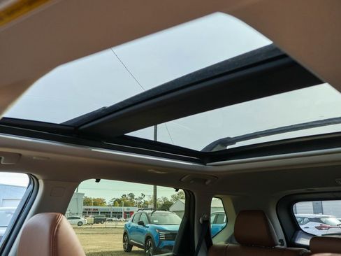 New 2026 Nissan Rogue Platinum image 9