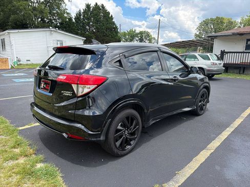 Used 2021 Honda HR-V Sport image 3