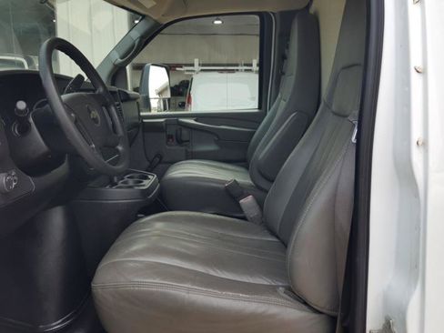 Used 2013 Chevrolet Express 3500 Extended RWD image 18