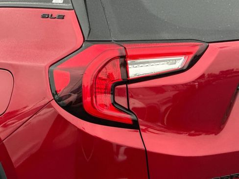 Used 2023 GMC Terrain SLE w/ Driver Convenience Package image 26