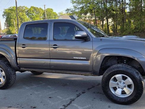 Used 2013 Toyota Tacoma PreRunner w/ TRD Sport Pkg image 4