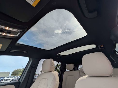 Used 2025 Mercedes-Benz GLB 250 image 22