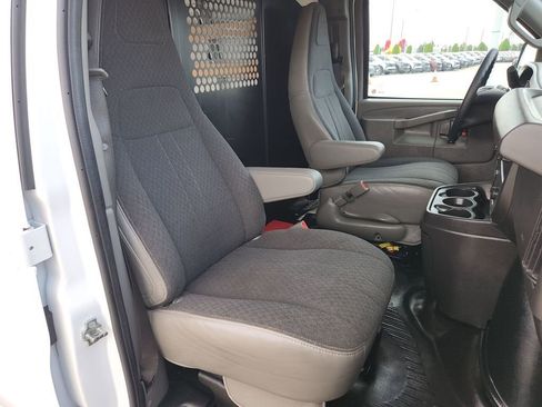 Used 2024 Chevrolet Express 2500 w/ Driver Convenience Package image 16