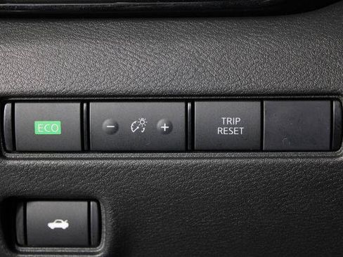 Certified 2024 Nissan Sentra SR FWD image 24