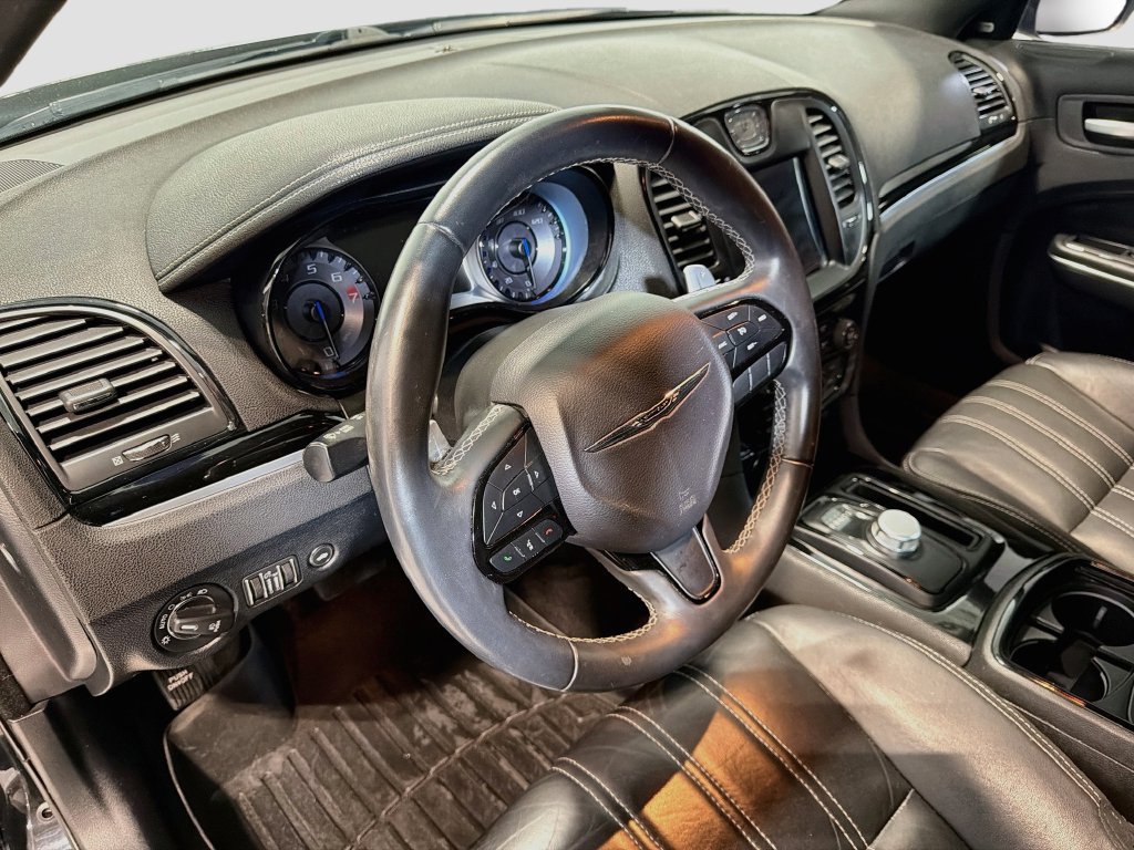 Used 2018 Chrysler 300 S w/ 300S Premium Group AWD/4WD image 11