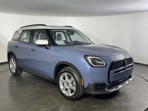 Used 2025 MINI Cooper Countryman S image 3