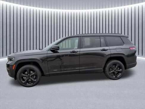 Certified 2025 Jeep Grand Cherokee L Limited w/ Luxury Tech Group II AWD/4WD image 14