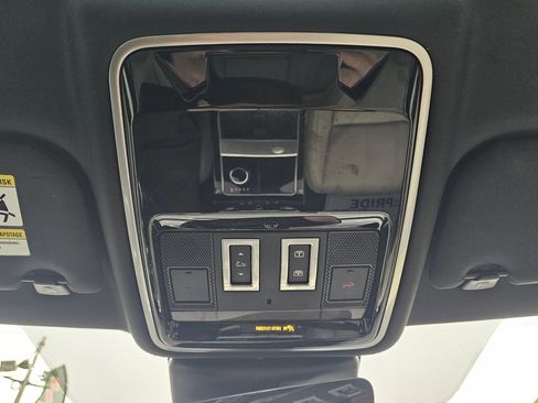 Used 2020 Land Rover Range Rover Velar R-Dynamic S image 36