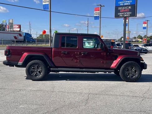 Used 2021 Jeep Gladiator Sport image 24
