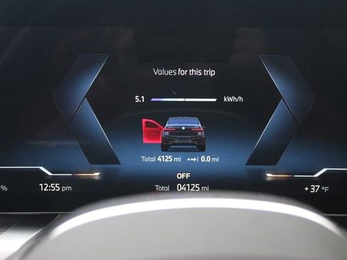 Used 2025 BMW i7 xDrive60 image 16