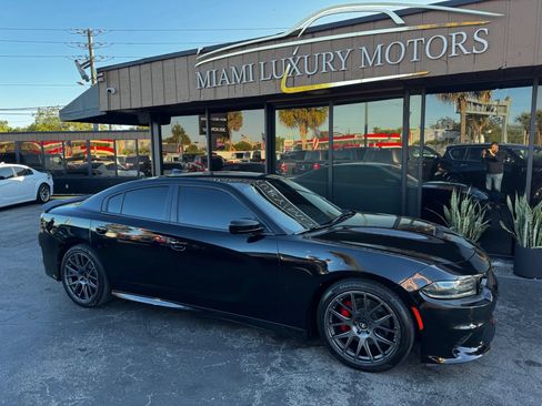 Used 2017 Dodge Charger R/T Scat Pack RWD image 3