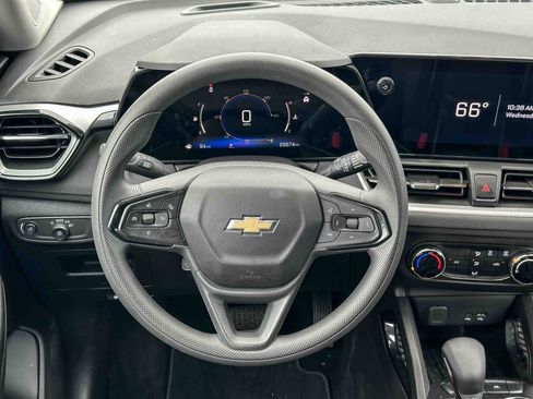 Used 2025 Chevrolet TrailBlazer LS w/ LS Convenience Package FWD image 21