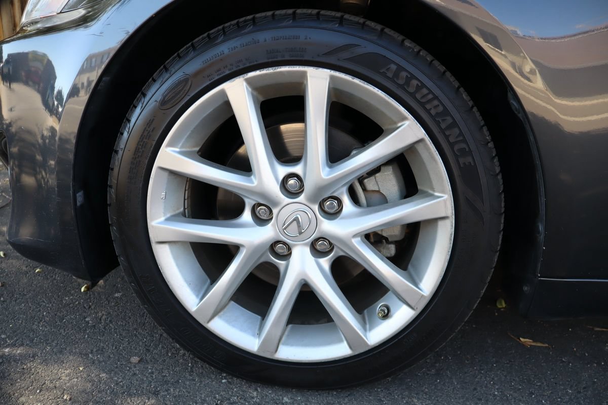 Used 2011 Lexus IS 250 w/ Premium Pkg Value Edition RWD image 40