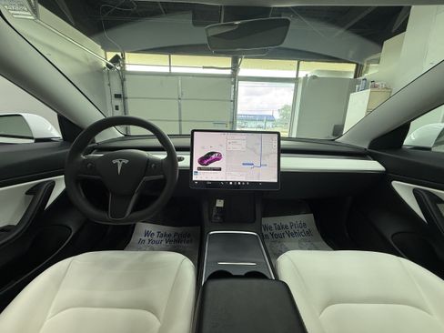Used 2021 Tesla Model 3 Standard Range Plus RWD image 7