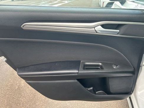 Used 2019 Ford Fusion SE image 33