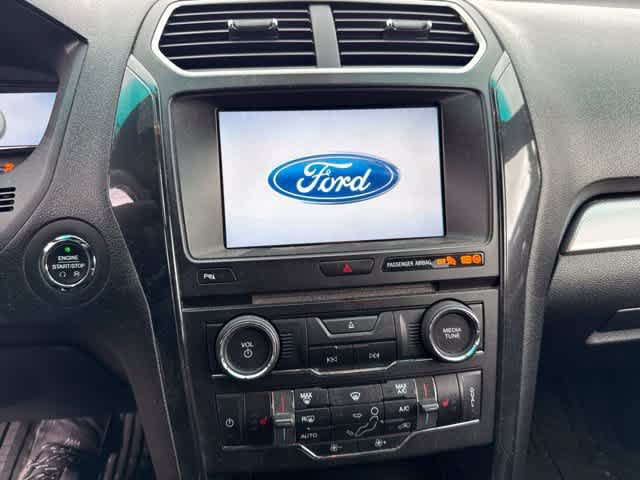 Used 2016 Ford Explorer XLT w/ Equipment Group 202A AWD/4WD image 8
