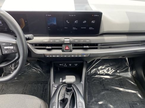Used 2025 Kia K4 FWD image 28