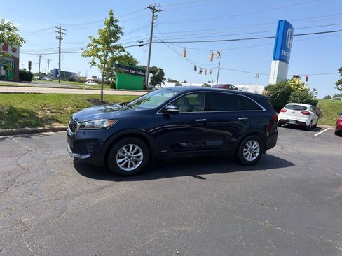 Used 2019 Kia Sorento AWD V6 image 6