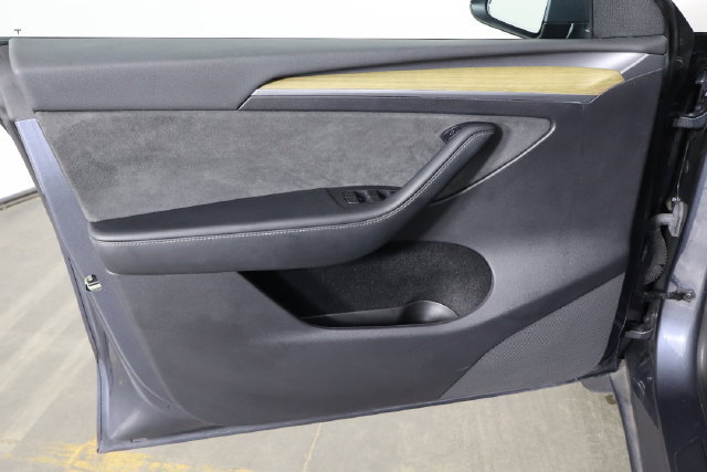 Used 2023 Tesla Model Y Long Range AWD/4WD image 16
