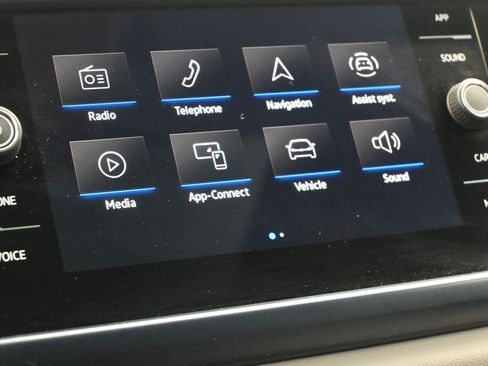 Used 2023 Volkswagen Taos SE w/ Panoramic Sunroof Package AWD/4WD image 6