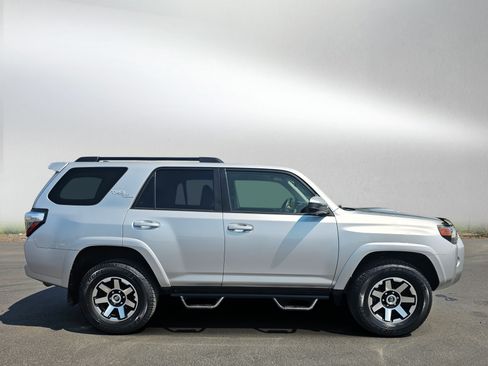 Used 2022 Toyota 4Runner TRD Off-Road AWD/4WD image 6