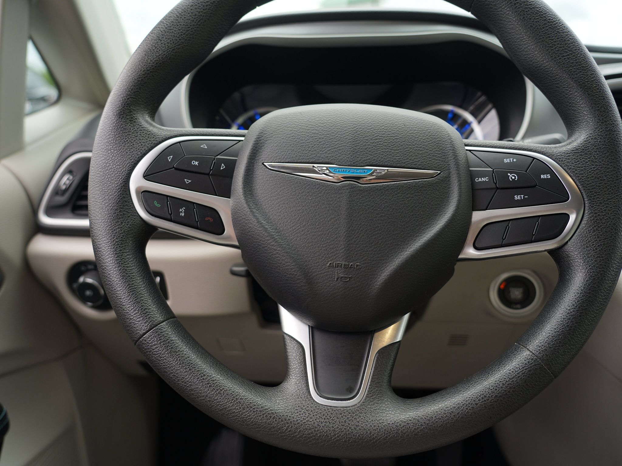 Used 2017 Chrysler Pacifica Touring Plus FWD image 23