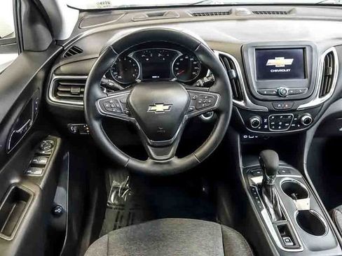 Used 2024 Chevrolet Equinox LT AWD/4WD image 16